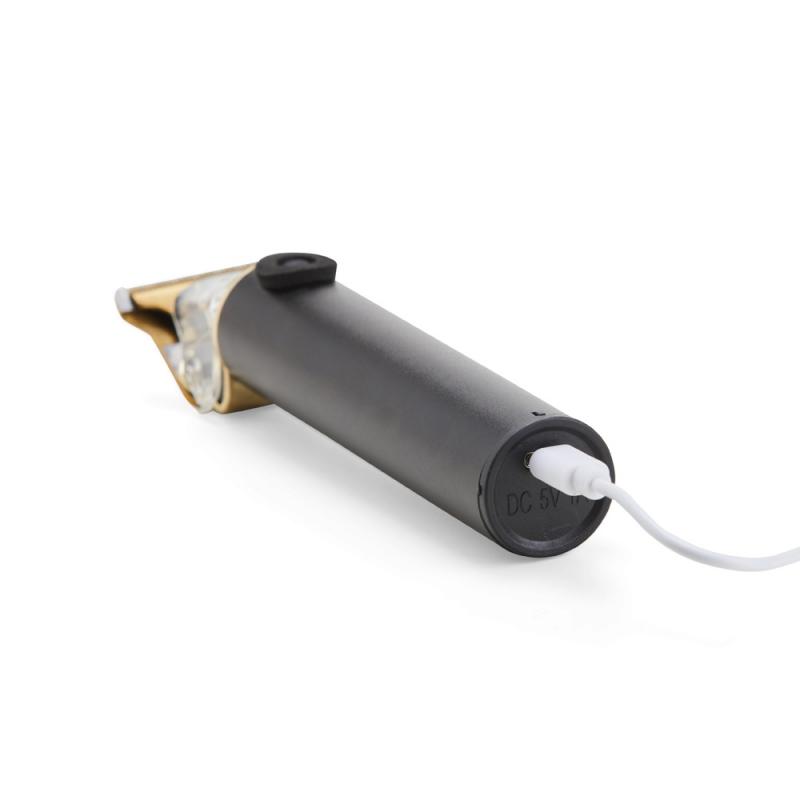MÁQUINA DE CORTAR COM LÂMINAS EM AÇO INOXIDÁVEL